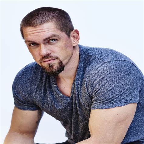 Steve Howey Biography, Age, Height, Wife, Net Worth, Family